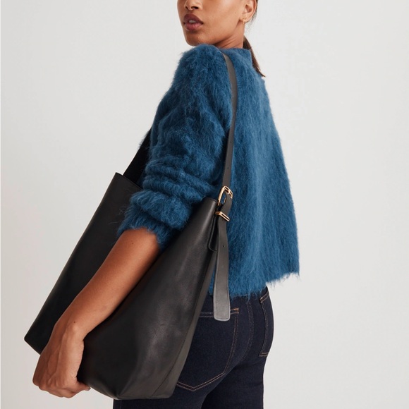 Madewell The Essential Bucket Tote - Picture 2 of 7